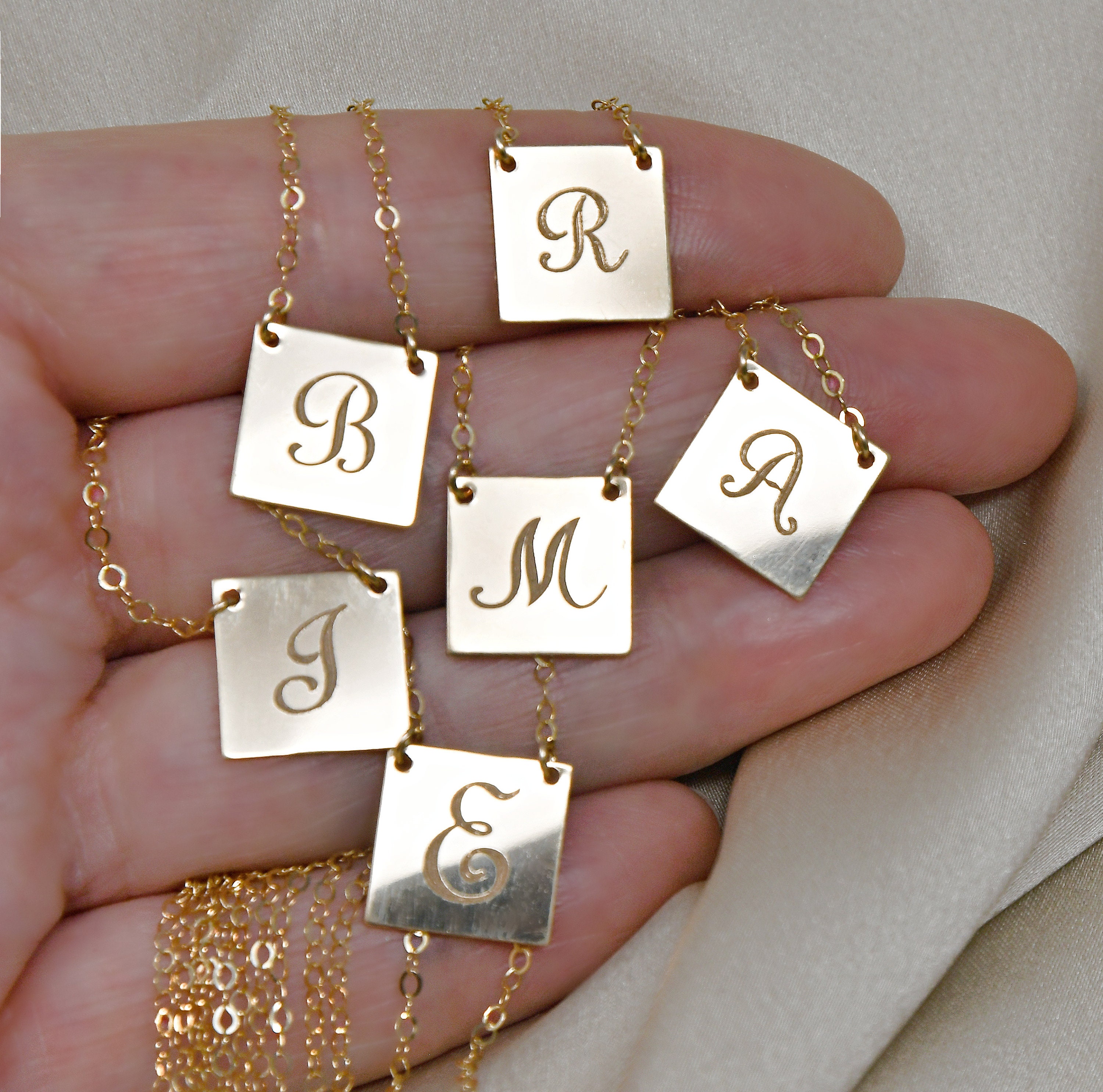 Charm Lettera XL In Oro 18kt Di SINGULARU - Pendente Personalizzabile Per Collane - Foto 4
