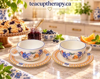 Xícaras e pires vintage Royal Doulton Tanglewood, conjunto de 2, Coleção Expressions, porcelana inglesa com estampa floral de mirtilo.