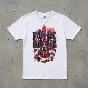 Fur-ee & Brave Dog T-shirt | Patriotisch cadeau voor hondenmoeders en -vaders | Brits T-shirt