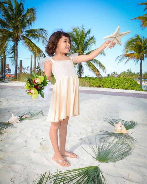 Vestido de niña de flores de boda de playa - Etsy México Vestido de niña de flores de boda de playa - Etsy México