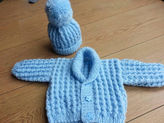 New Hand Knitted Baby Boys Cardigan /& Hat Blue 3-6 months