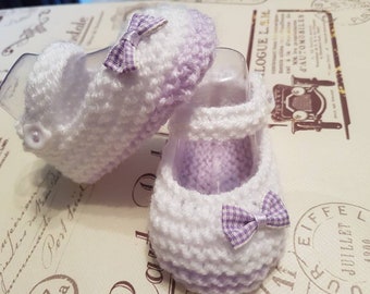 0-3 Newborn Hand Knitted White and Lilac Sole Baby Shoes Premie 3-6 and 6-9 m 