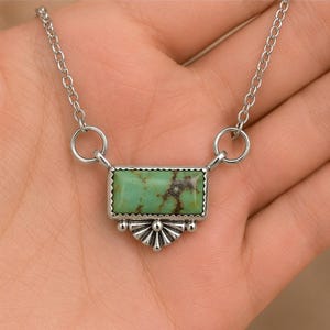 Collar de turquesa verde natural con colgante de cobre, plata de ley 925, collar rectangular hecho a mano con colgante de turquesa, joyería estilo boho del suroeste.