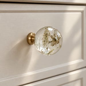 Drawer Pulls with Queen Annes Lace Flowers in Resin