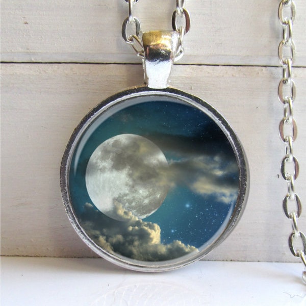 Full Moon Necklace, Moon Pendant, Moon Charm, Full Moon Jewelry