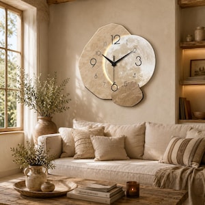 Reloj de pared moderno con diseño lunar, minimalista japonés en madera, de cuarzo silencioso, ideal para la decoración del hogar.