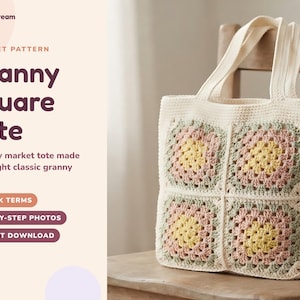Può includere: Una borsa all'uncinetto con quattro quadrati granny nei toni pastello giallo, rosa e verde salvia, con bordi e manici color crema. Il testo a sinistra recita: YaraDream, CROCHET PATTERN, Granny Square Tote, A roomy market tote made from eight classic granny squares, US & UK TERMS, STEP-BY-STEP PHOTOS, INSTANT DOWNLOAD.