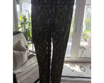 Lululemon Leggings Women's Size 4 Wunder Under Green And Black Multicolor.