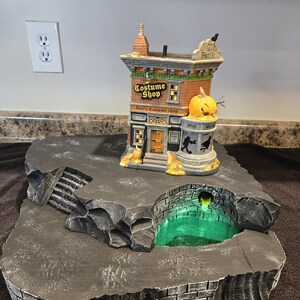 Dept 56 Lemax Halloween Village Multi Level Display Platform Toxic Sewer