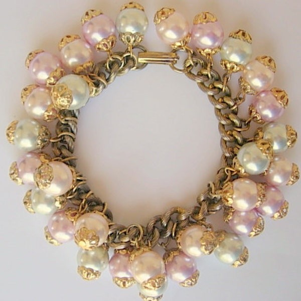 Fausse perle breloque Bracelet Vintage Pastel menthe vert rose pêche crème Gold Tone Filigree Bead Caps texturé Curb lien chaîne Chunky lourds