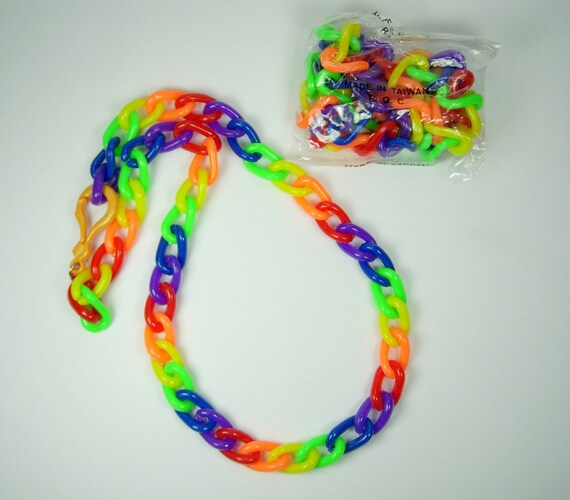 Plastic Rainbow Colors Link 24" Vintage Chain Neck