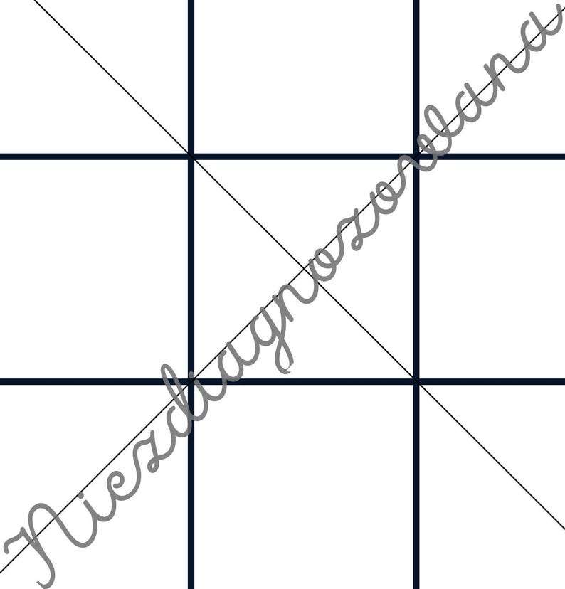 Pode incluir: Um fundo quadrado branco com uma grade de linhas pretas grossas horizontais e verticais. Uma &uacute;nica linha preta diagonal cruza do canto superior esquerdo ao inferior direito. O texto cinza em cursivo "Niezdiagnozowana" est&aacute; sobreposto.