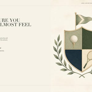 Puede incluir: Una impresi&oacute;n de arte digital con un escudo dividido en cuatro cuadrantes que contiene una pelota de golf sobre un tee y una raqueta de tenis. El escudo est&aacute; rematado con una bandera y enmarcado por ramas de laurel. Texto: "TEXTURE YOU CAN ALMOST FEEL".