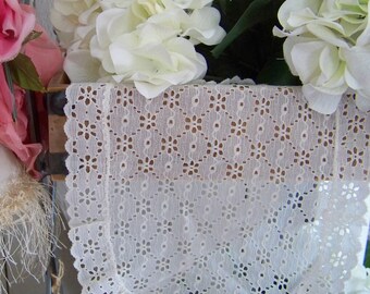 Vintage Lace Doily, Vintage Doilies, Cream Doilies, Cream Linens, Vintage Linens, Old Linens, Doily, Antique Doilies, Shabby Chic Doilies