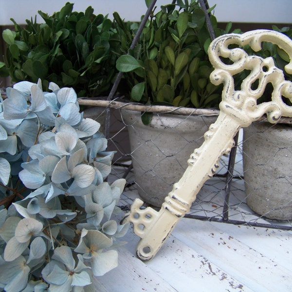 Distressed Cast Iron Key, Wall Decor, Keys, Cast Iron, Shabby Style, Cottage Chic, Key Embellishments, Farmhouse Decor, Victorian Keys, Chic