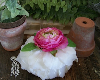Silk Rose Petal Cake, Faux Pastries, Patisserie Cakes, Roses, Pink Roses, Paris Cake, Garden Cake, Rose Petals, Cakes, Faux Cakes, Romance