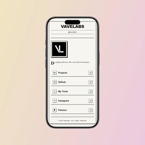 Puede incluir: Un teléfono inteligente que muestra la interfaz del sitio web VAVELABS con fondo blanco y texto negro. La pantalla muestra el logotipo de VAVELABS, el usuario @vavelabs, el texto Designing software, APIs, and tools for developers y enlaces.