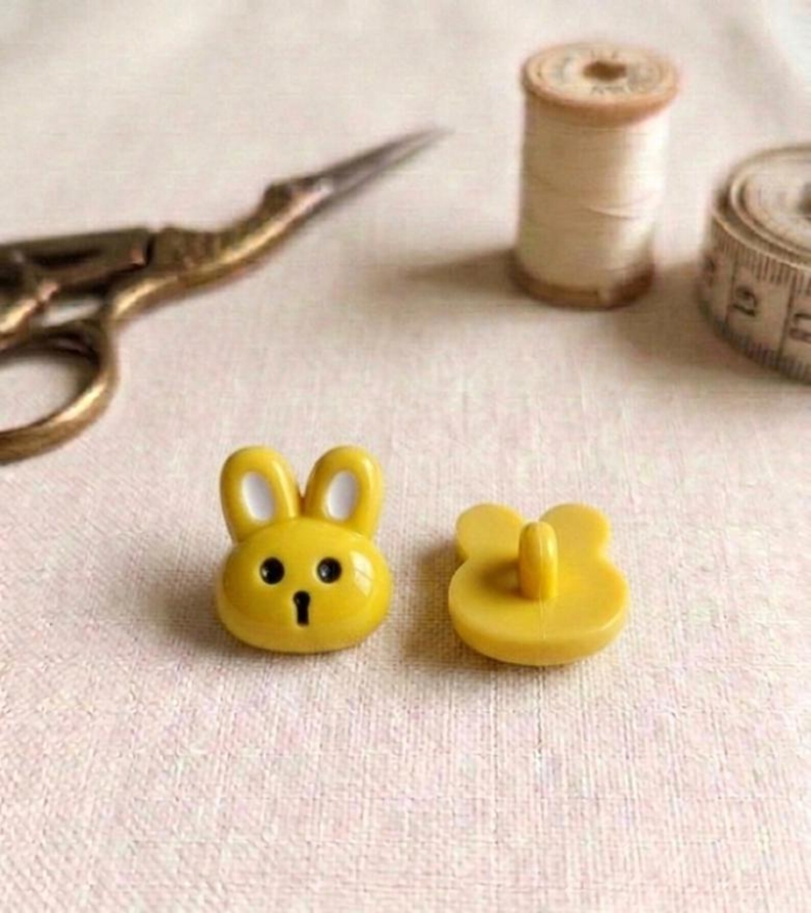 Yellow Bunny Rabbit Shank Buttons