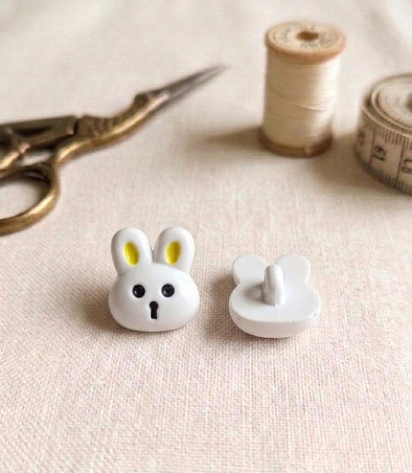 White Bunny Rabbit Shank Buttons