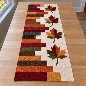 Falling Maple 03765D – Fall Table Runner Pattern, Maple Leaf Appliqué & Patchwork Strips (Printed Paper)
