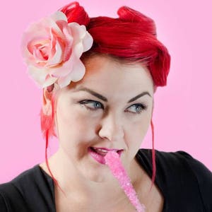 Grande pince à cheveux style pin up rose vieux rose par PuffyCheeks