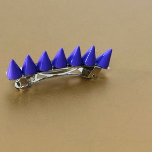 Mini Spiked Geist mit Haarspange von PuffyCheeks