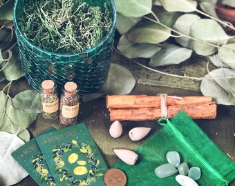 Money spell mini altar set / witch spells / ritual spells / magic / candles and incense /