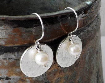 Pearl Dangle Earrings, Hammered Silver Disc Earrings, Sterling Boho Dangles, Minimalist Sundance Style Round Earrings, Circle Dangles, E33