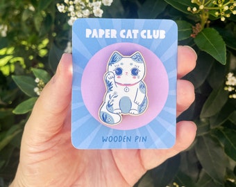 Wooden lucky cat pin badge - sustainable wood- kawaii cat pin, cute pin, maneki Neko