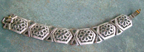 Bracelet Trifari Silver Floral Motif Vintage 7-1/4