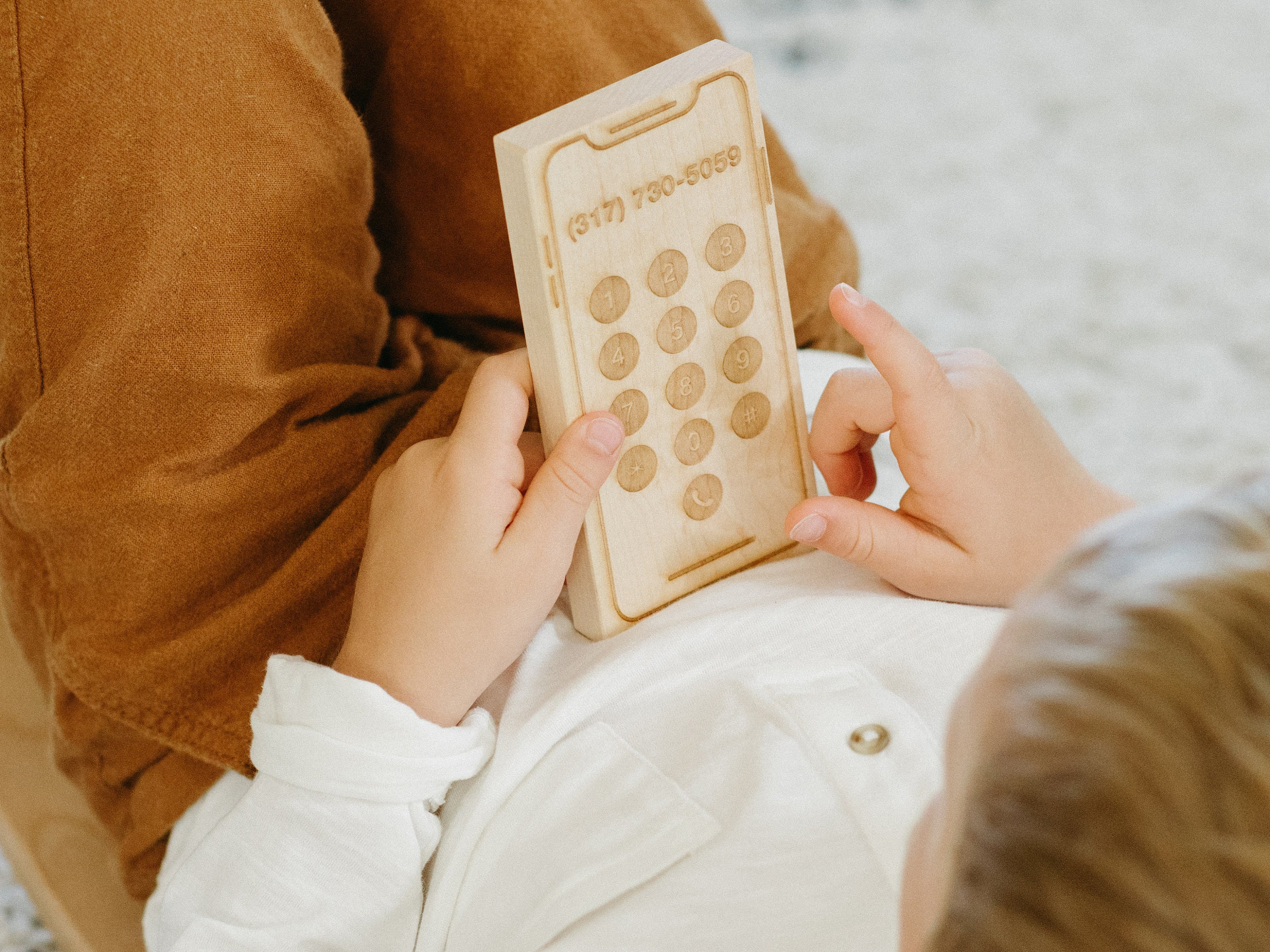 Téléphone jouet en bois coloré personnalisé Faire semblant de téléphone  pour que les tout-petits s'amusent avec un jeu dramatique -  France