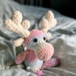 Crocheted Rainbow Moose Plush Toy: Velvet Amigurumi