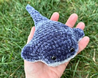 Velvet Crocheted Stingray Plush: Amigurumi Toy