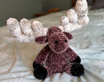 Crocheted Plush Moose Plush: Velvet Amigurumi Cuddly Gift