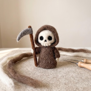 Kit de fieltro con aguja de la Parca para principiantes / Materiales de lana + Guía paso a paso Manualidad DIY Pasatiempo espeluznante Regalo de Halloween