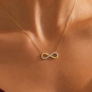 Collar con colgante infinito de oro macizo de 14 quilates, circonita cúbica o oro liso, con cadena de 45 cm.