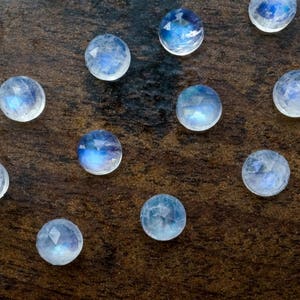 6mm faceted Rainbow Moonstone cabochon. TOP QUALITY. white blue flash gemstone rose cut moonstone 6mm round moonstone