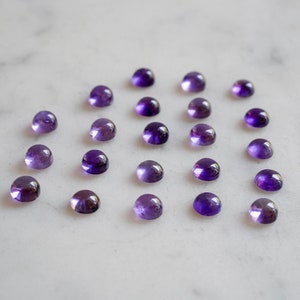 5 mm afrikansk ametist SLÄTT polerad cabochon. små lila ädelstenar. Ametistkabochoner bild 1