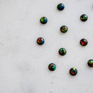 3mm peacock opal smooth cabochon. sparkling black rainbow cab. round cabochon glitter opal. OP32