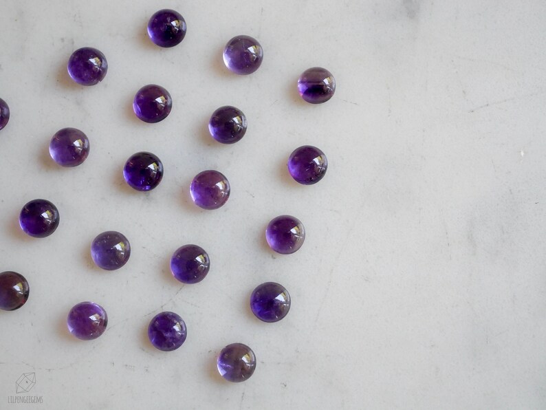 5 mm afrikansk ametist SLÄTT polerad cabochon. små lila ädelstenar. Ametistkabochoner bild 3