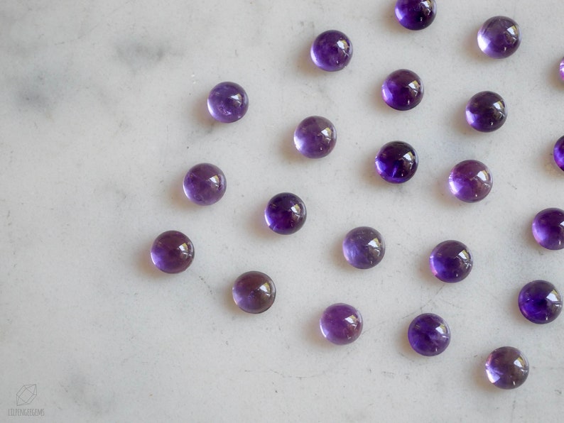 5 mm afrikansk ametist SLÄTT polerad cabochon. små lila ädelstenar. Ametistkabochoner bild 2