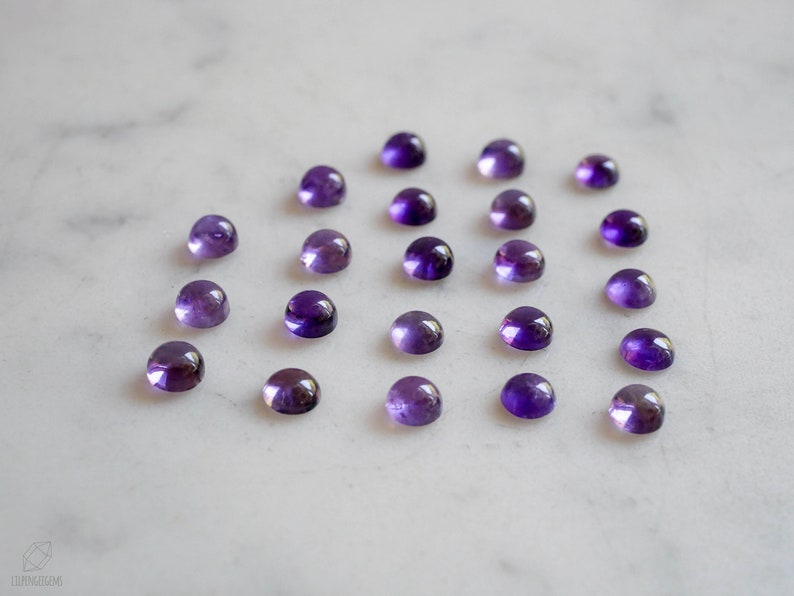 5 mm afrikansk ametist SLÄTT polerad cabochon. små lila ädelstenar. Ametistkabochoner bild 1