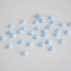 3 mm pastell ljusblå opal släta runda cabochoner, labbodlade lösa ädelstenar