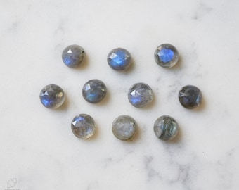 8mm AA rose cut labradorite cabochon. blue flash grey gemstone. gray cab flashy rose cut gem