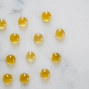 5mm Mango Chalcedony cabochon. smooth yellow chalcedony. gemstone loose cab