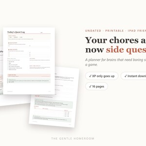 Op de afbeelding: Een printbare planner-set bestaande uit drie witte pagina's met zwarte en gedempte rode tekst. De pagina's bevatten secties met de titels Today's Quest Log en The Attack Plan. De tekst luidt: Your chores are now side quests. A planner for brains that need boring stuff to be a game. Bevat 16 pagina's, XP only goes up en instant download.