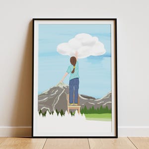 Puede incluir: Una impresión artística enmarcada que muestra a una persona con cabello castaño en una coleta, vistiendo una camisa azul claro y jeans azules, de pie sobre una silla de madera. La persona alcanza una gran nube blanca contra un cielo azul claro, con montañas y árboles verdes debajo.