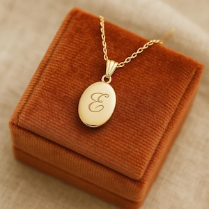 Collar con medallón con inicial grabada: plata de ley u oro de 14 quilates, joyería con foto personalizada