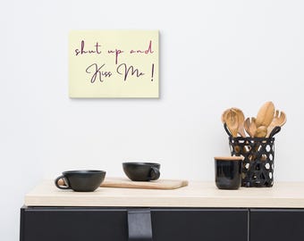 Quadro decorativo em tela com citação romântica – Letras em tons de rosa e roxo (3,2 cm de espessura)