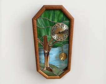Vintage Oak Stained Glass Wall Clock Pendulum Tree Nature Decor 23” Blue Green